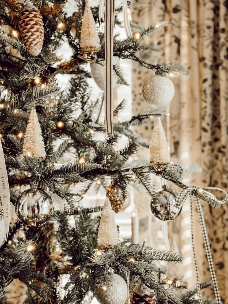 DIY Christmas Tree Decorating Ideas