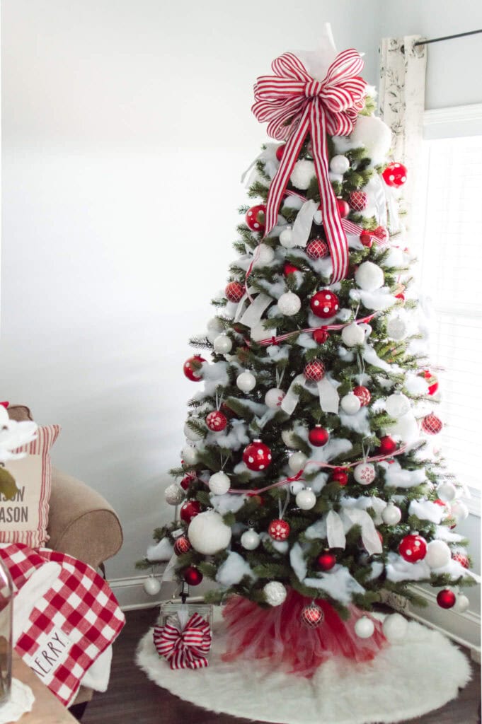 Easy Christmas Tree Decorating Ideas | A Blissful Nest