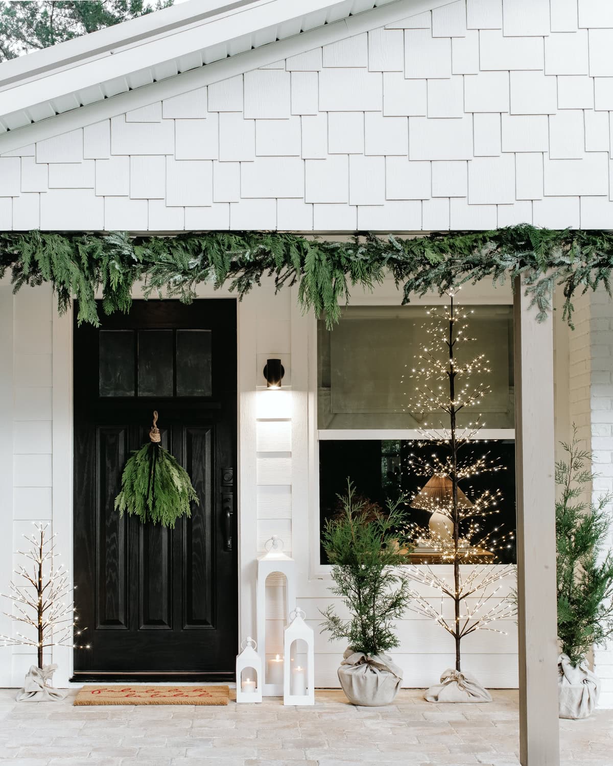 Modern Christmas Front Porch Ideas