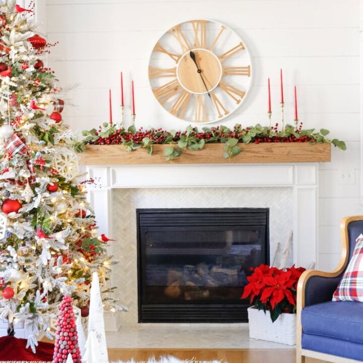 Image for Red & Green Setup With Oversized Clock