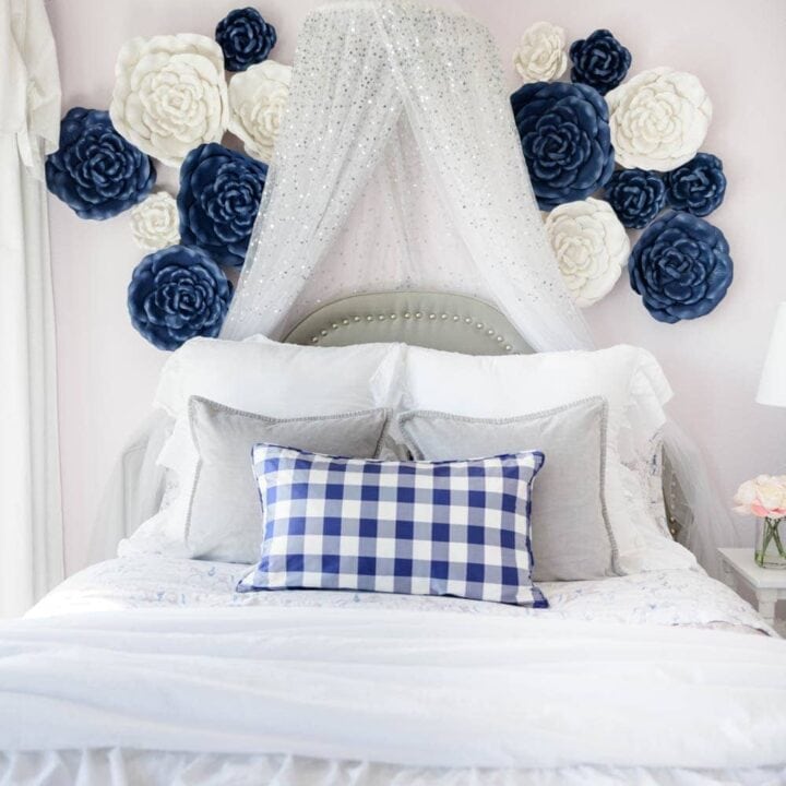 Image for Bold Blue & White Flowers On The Wall