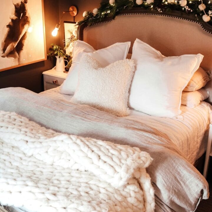Image for White Knit Throws 