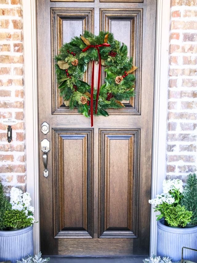 Beautiful Christmas Wreath Ideas-Webstories- Cover