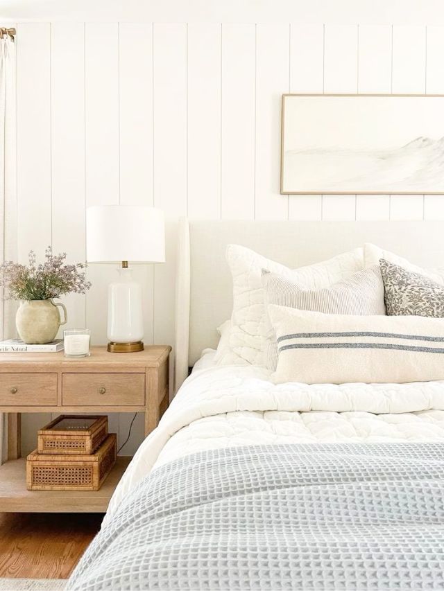 Coastal Guest Bedroom Ideas-Webstories- Cover