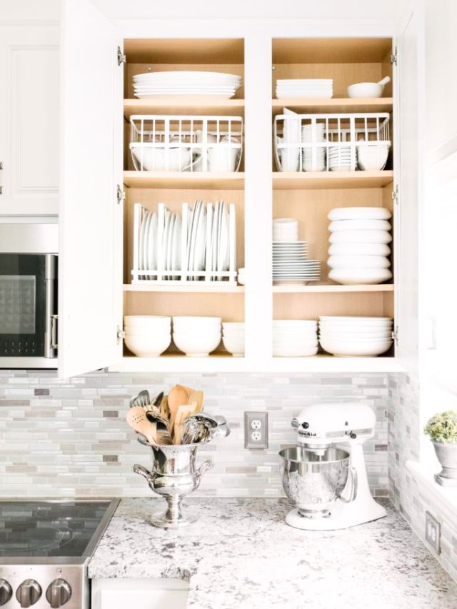 How To Declutter Your House In A Weekend-Webstories- Cover