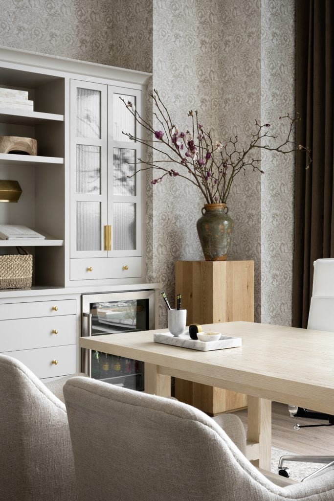Ideas For Decorating An Office