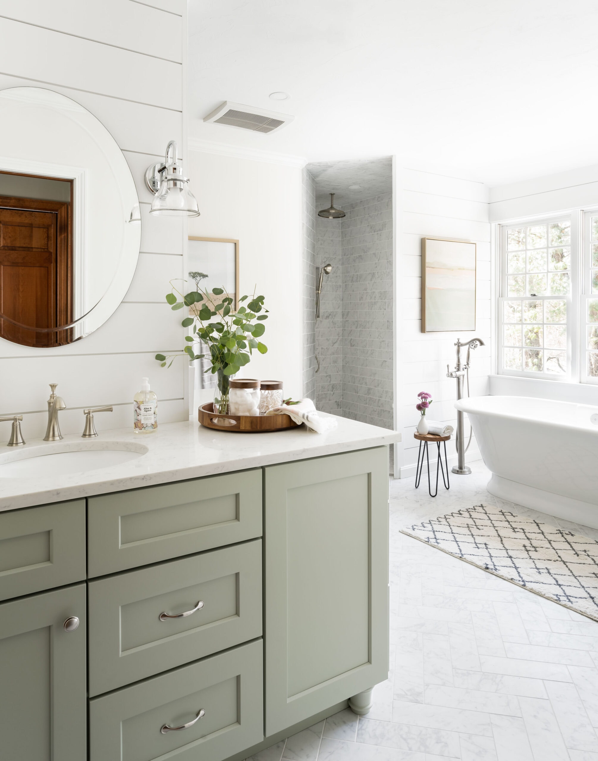 Farmhouse Green Bathroom Ideas
