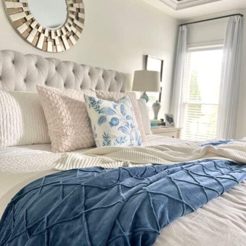 Image for Blue Sky Ceiling + Textured Beige Beddings