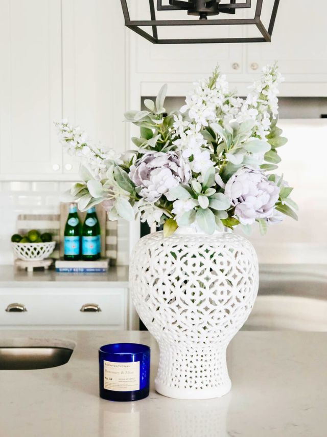 Decorate A Home With Artificial Flowers-Webstories- Cover