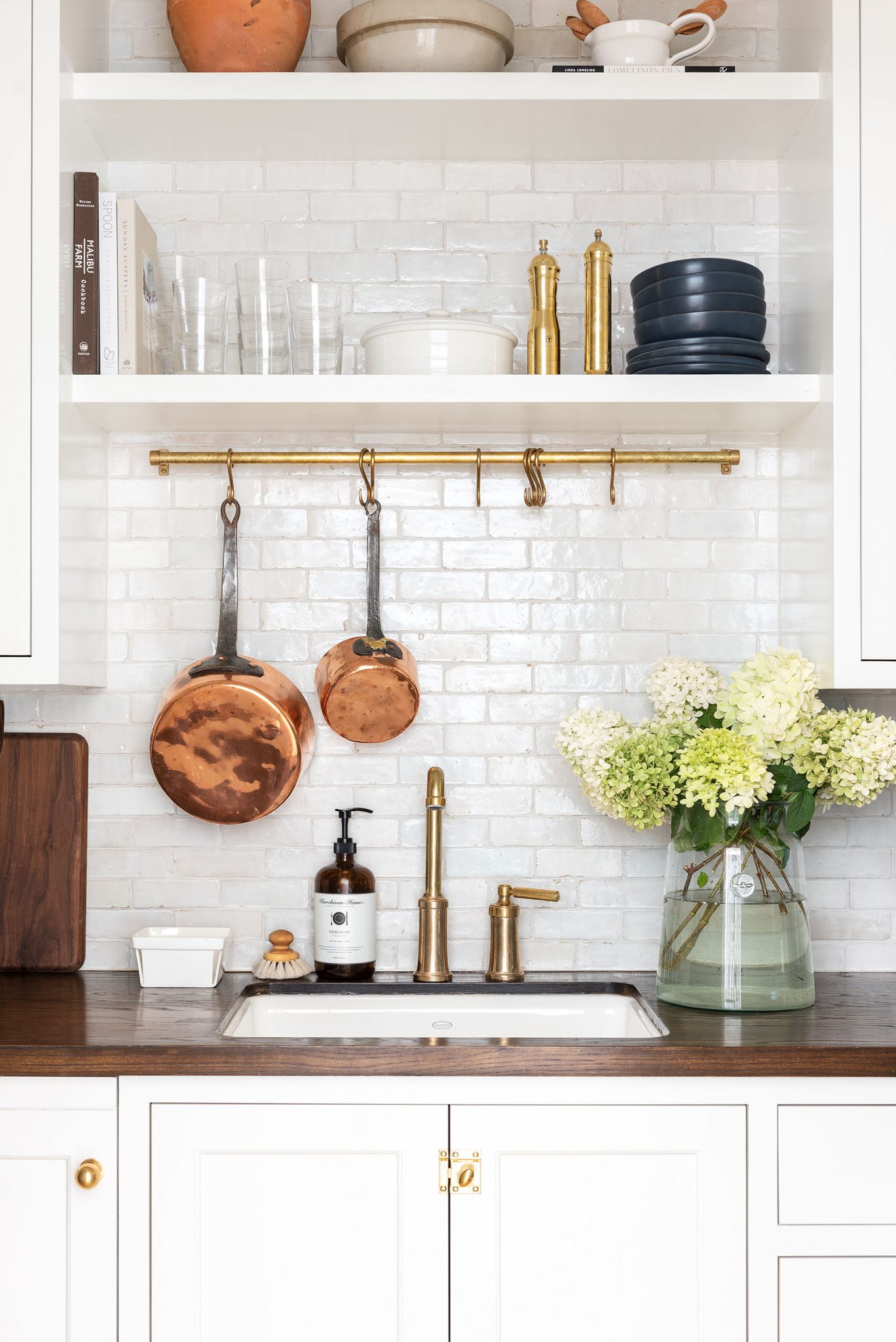 How To Declutter Your Home Effectively