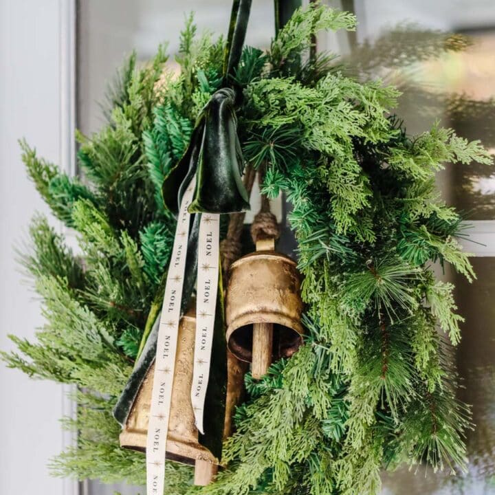 Image for Minimalist Christmas Wreath With Bells