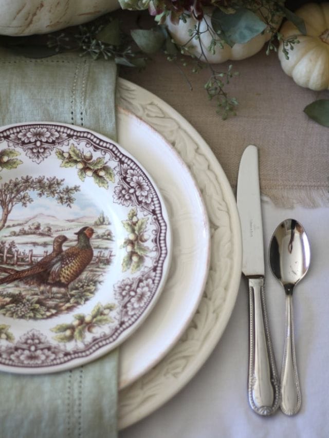 Gorgeous Neutral Fall Tablescape-Webstories- Cover
