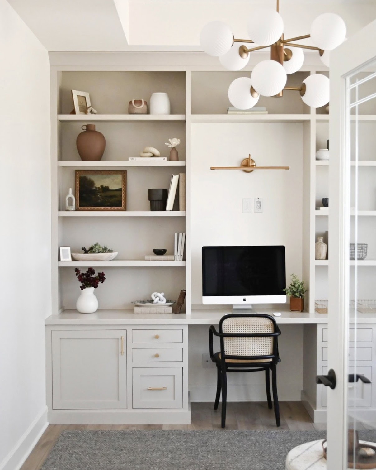 How to Arrange a Small Office
