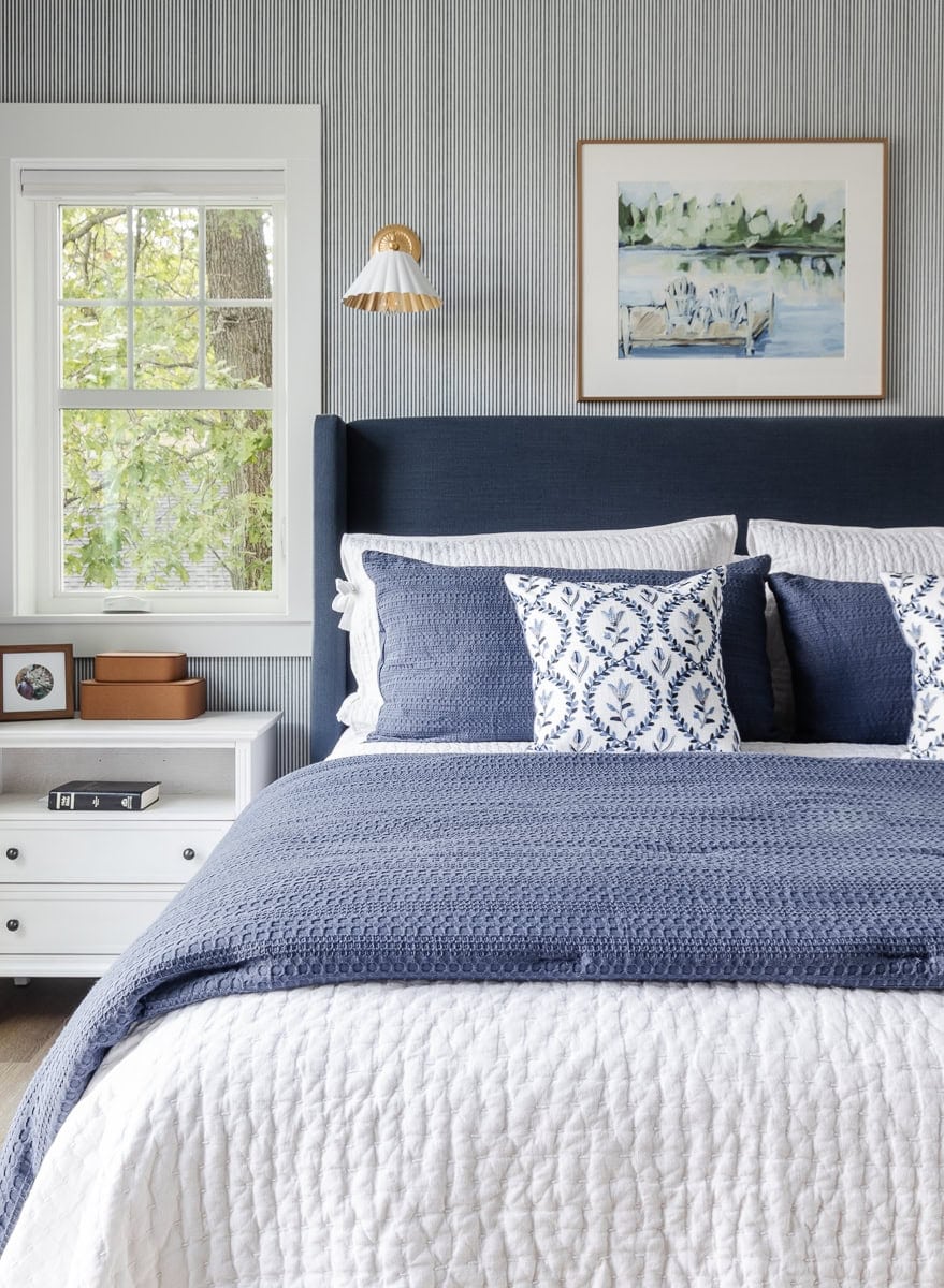 Blue And White Bedroom Decor Ideas