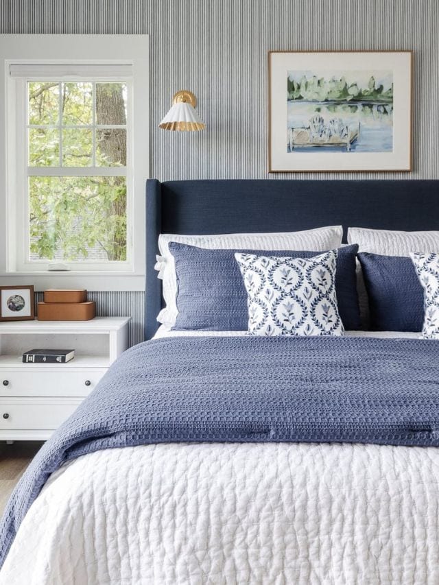 Blue And White Bedroom Decor Ideas-Webstories- Cover