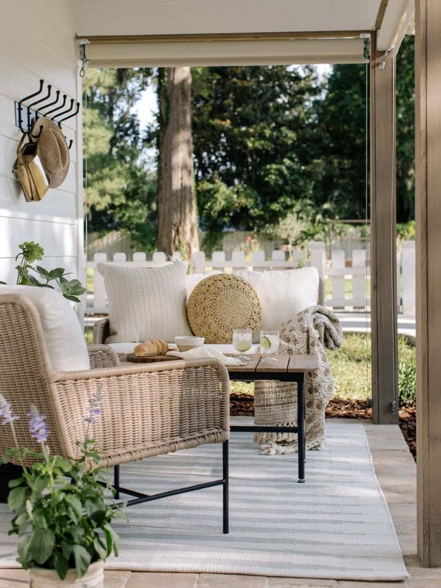 Cozy Front Porch Ideas-Webstories- Cover