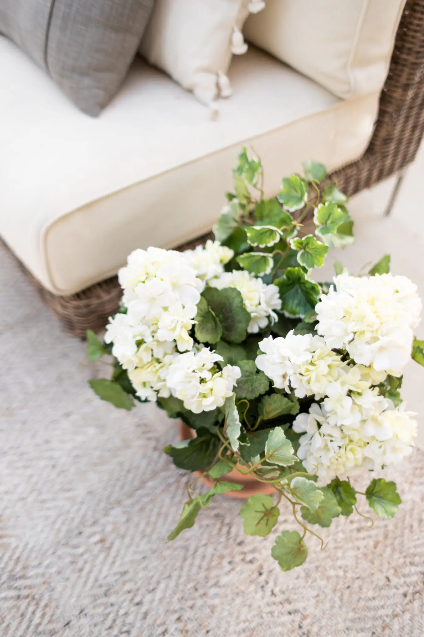 Outdoor Floral Arrangements for Summer