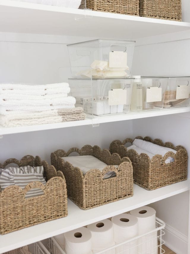 How To Organize A Linen Closet-Webstories- Cover