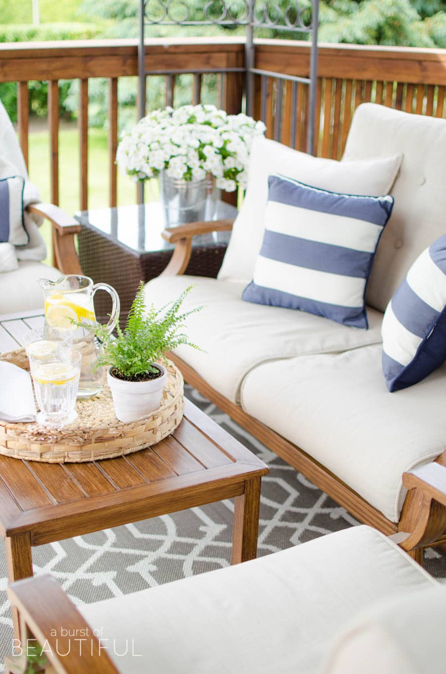 How To Make A Cozy Backyard