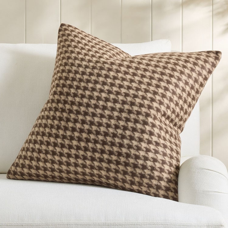 This brown houndstooth pillow cover is a fall must have under $30! #ABlissfulNest